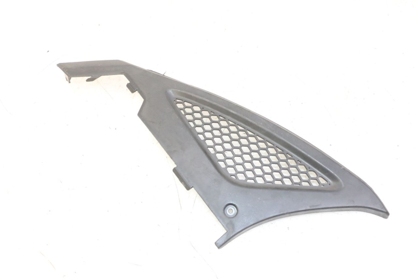 photo de UNTER SITZ VERKLEIDUNG LINKS KYMCO AGILITY NAKED RENOUVO 2T 50 (2011 - 2018) - Zoom auf Gebrauchszustand