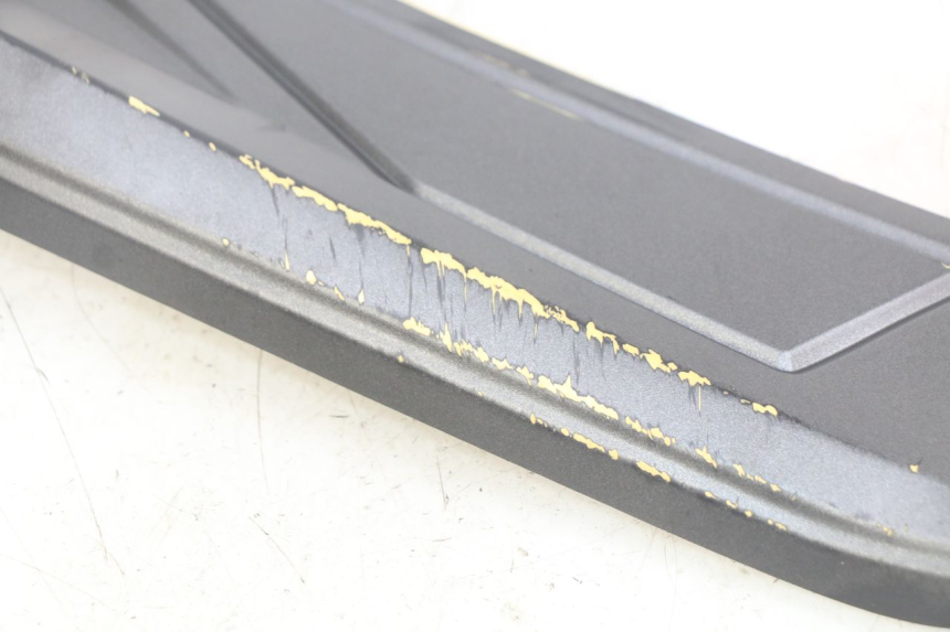 photo de LINKS UNTER DEM LINKEN SITZ NECO ALEXONE 125 (2017 - 2024) - Zoom auf Gebrauchszustand