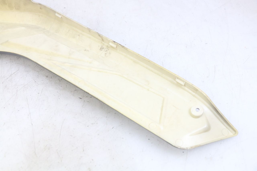 photo de LINKS UNTER DEM LINKEN SITZ NECO ALEXONE 125 (2017 - 2024) - Details der Befestigungspunkte