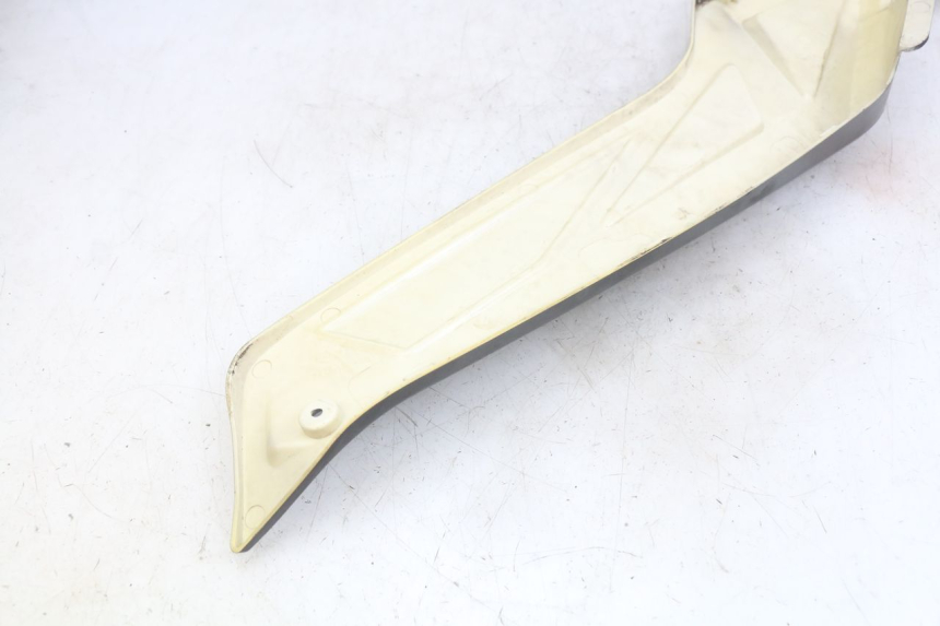 photo de LINKS UNTER DEM LINKEN SITZ NECO ALEXONE 125 (2017 - 2024) - Kennzeichnungen und Originalreferenzen