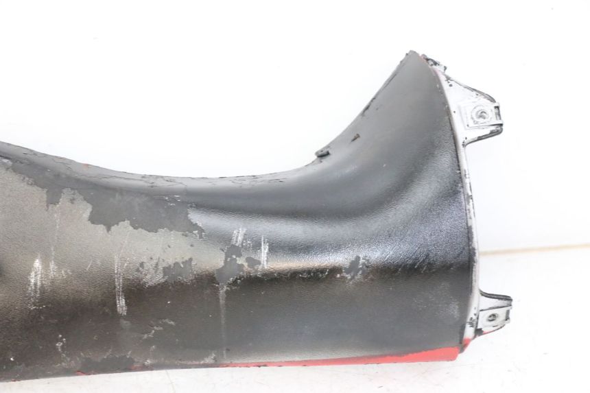 photo de UNTER SITZ VERKLEIDUNG LINKS APRILIA RS 50 (1999 - 2005) - Details der Befestigungspunkte