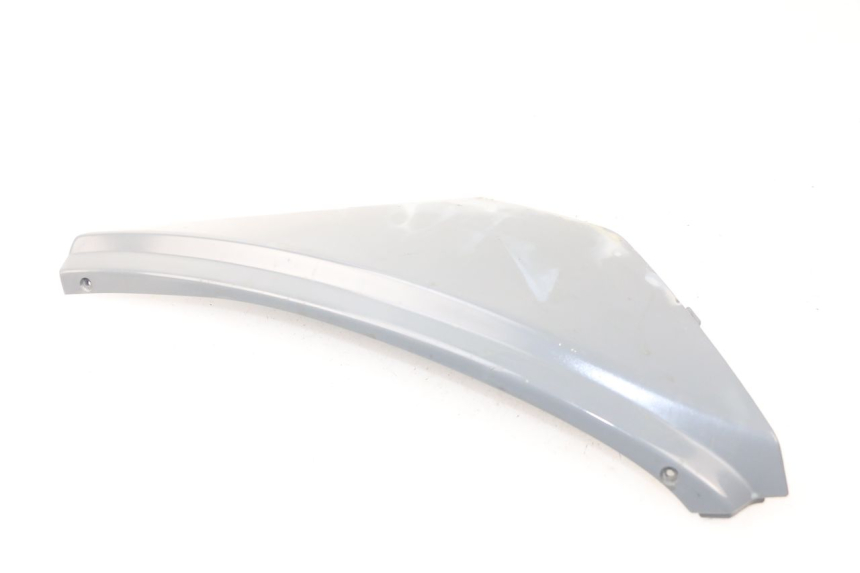 photo de UNTER SITZ VERKLEIDUNG LINKS APRILIA ATLANTIC 125 (2003 - 2009) - Detailansicht des Bauteils