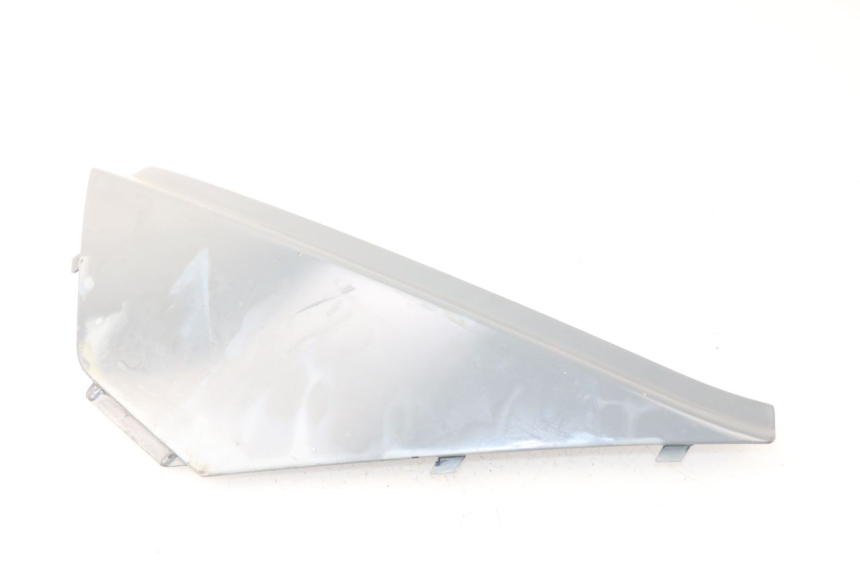 photo de UNTER SITZ VERKLEIDUNG LINKS APRILIA ATLANTIC 125 (2003 - 2009) - Zoom auf Gebrauchszustand