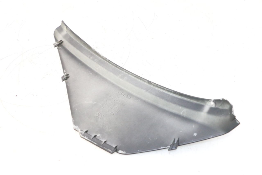 photo de UNTER SITZ VERKLEIDUNG LINKS APRILIA ATLANTIC S 125 (2010 - 2013) - Zoom auf Gebrauchszustand