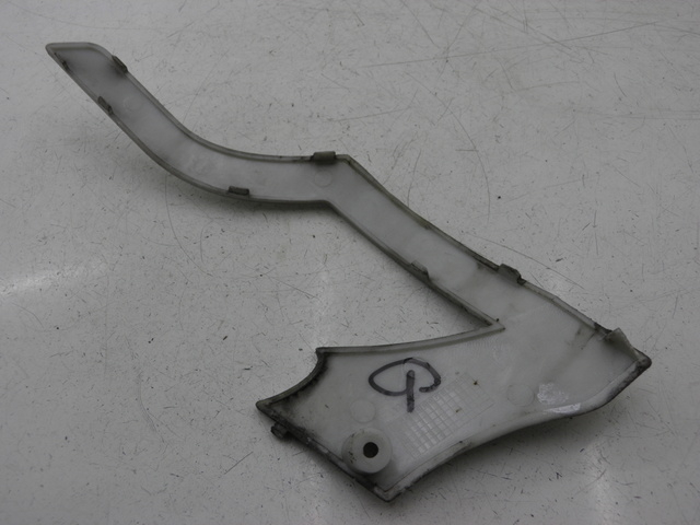 photo de UNTER SITZ VERKLEIDUNG LINKS BENZHOU YY50QT31 VINTAGE 50 (2009 - 2012) - Zoom auf Gebrauchszustand