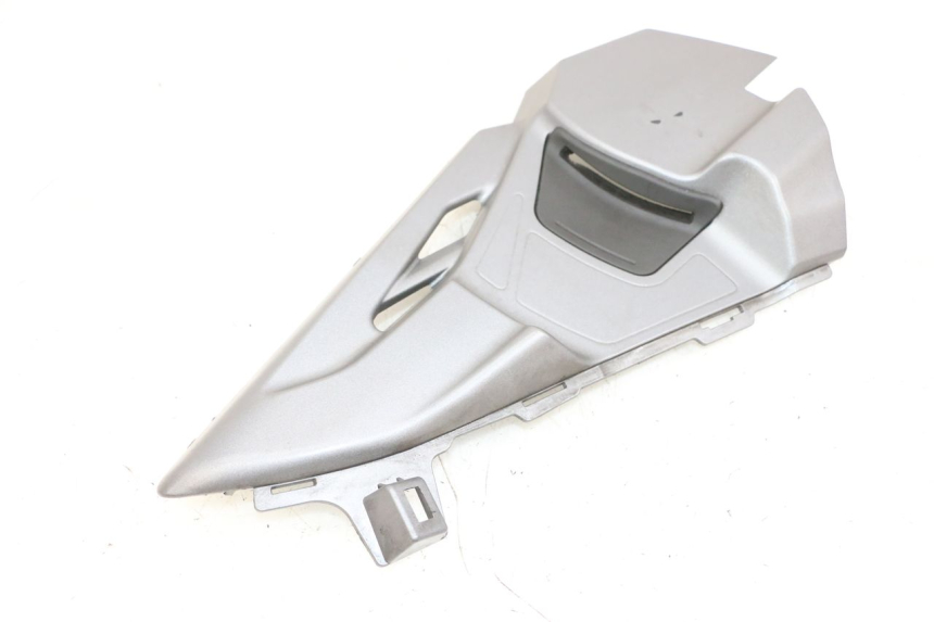photo de UNTER SITZ VERKLEIDUNG LINKS SUZUKI BURGMAN 650 (2013 - 2020) - Hauptansicht