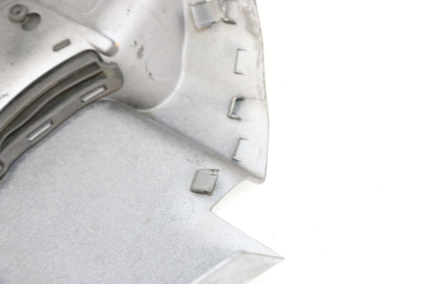 photo de UNTER SITZ VERKLEIDUNG LINKS SUZUKI BURGMAN 650 (2013 - 2020) - Detailansicht des Bauteils