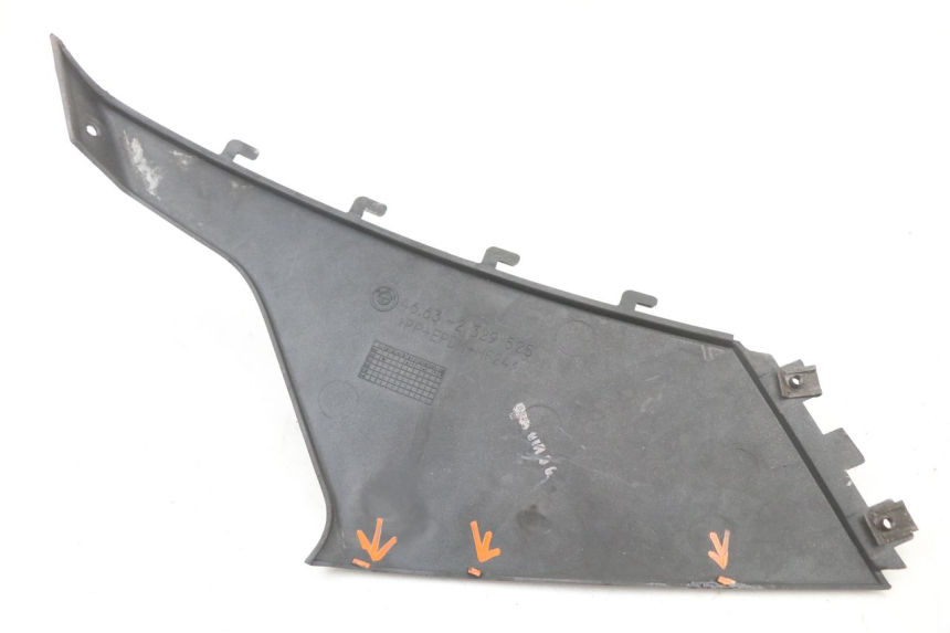 photo de LINKS UNTER DEM LINKEN SITZ BMW C1 125 (2000 - 2003) - Alternative Perspektive