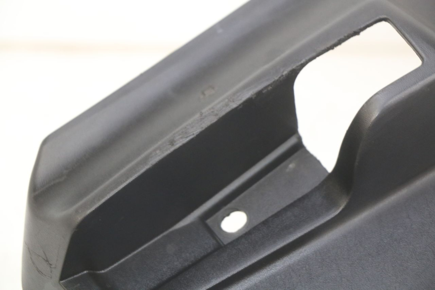 photo de LINKS UNTER DEM LINKEN SITZ PEUGEOT CITYSTAR AIR 125 (2014 - 2017) - Technische Nahaufnahme