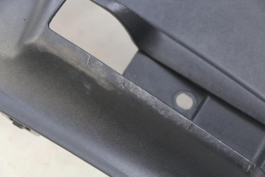 photo de LINKS UNTER DEM LINKEN SITZ PEUGEOT CITYSTAR 125 (2011 - 2017) - Alternative Perspektive