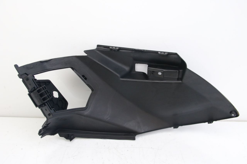 photo de LINKS UNTER DEM LINKEN SITZ PEUGEOT CITYSTAR 50 (2013 - 2017) - Alternative Perspektive