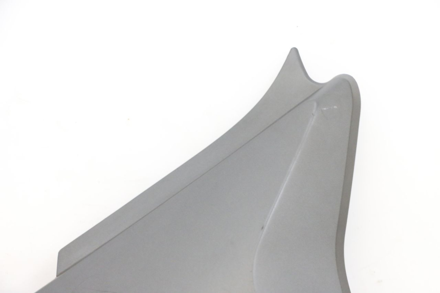 photo de UNTER SITZ VERKLEIDUNG LINKS KSR CODE 125 (2018 - 2020) - Oberflächenzustand und Material