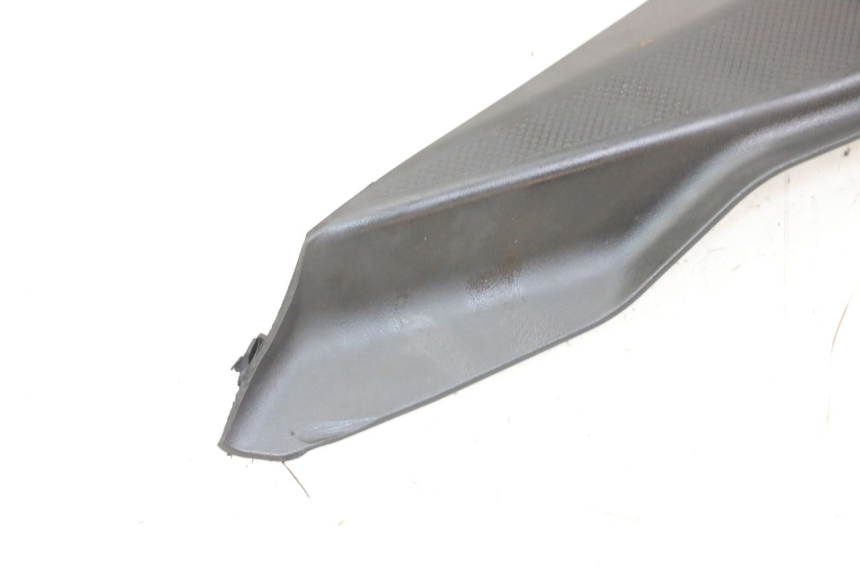 photo de UNTER SITZ VERKLEIDUNG LINKS DERBI SENDA SM DRD X-TREME 50 (2011 - 2017) - Zoom auf Gebrauchszustand