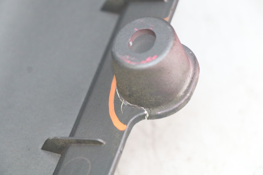 photo de LINKS UNTER DEM LINKEN SITZ PEUGEOT DJANGO 4T 50 (2014 - 2019) - Technische Nahaufnahme