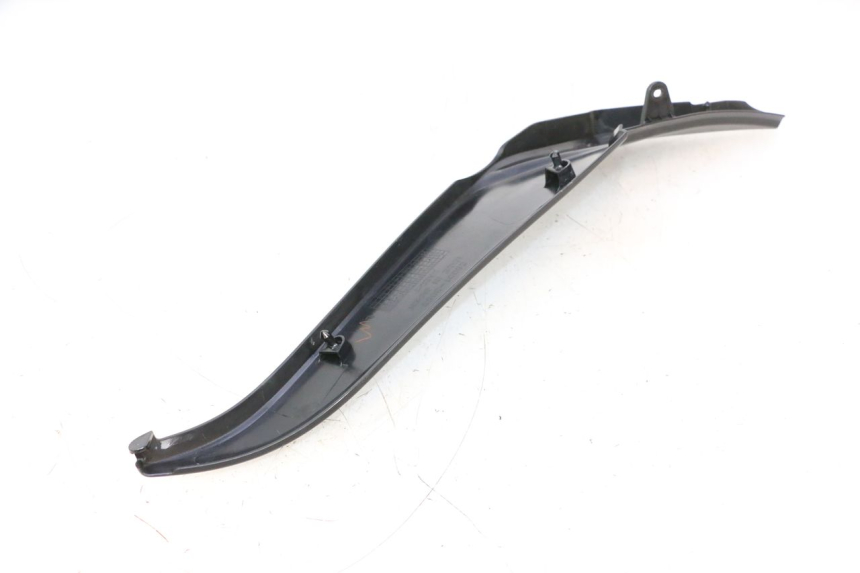 photo de UNTER SITZ VERKLEIDUNG LINKS KAWASAKI ER-6 ER6 N 650 (2005 - 2009) - Details der Befestigungspunkte