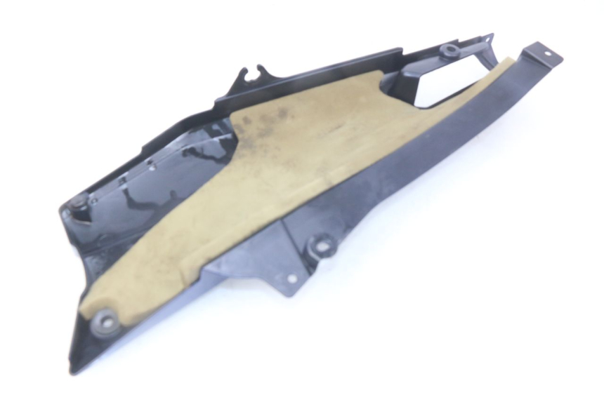 photo de LINKS UNTER DEM LINKEN SITZ YAMAHA FJR ABS 1300 (2016 - 2020) - Details der Befestigungspunkte