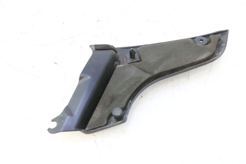 photo de UNTER SITZ VERKLEIDUNG LINKS YAMAHA FJR 1300 (2001 - 2005) - Detailansicht des Bauteils
