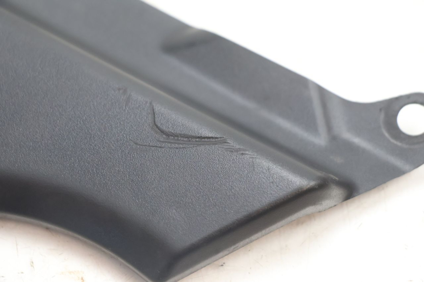 photo de UNTER SITZ VERKLEIDUNG LINKS YAMAHA FJR 1300 (2001 - 2005) - Detailansicht des Bauteils