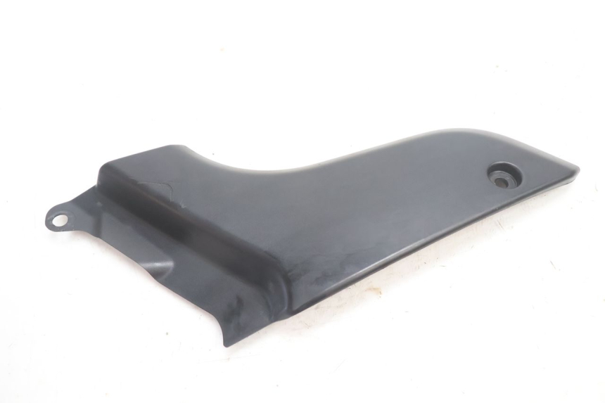 photo de UNTER SITZ VERKLEIDUNG LINKS YAMAHA FJR 1300 (2001 - 2005) - Zoom auf Gebrauchszustand