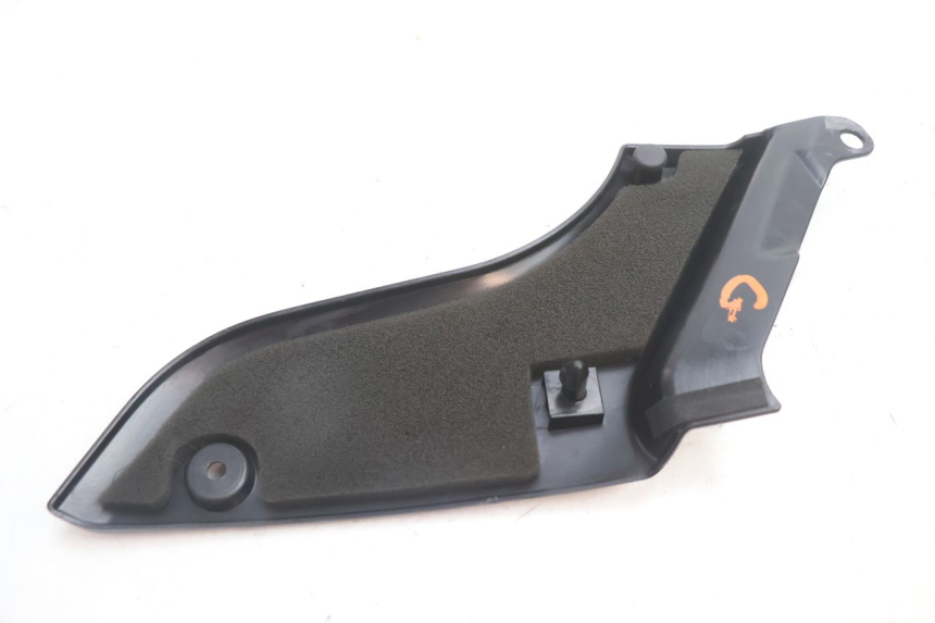 photo de UNTER SITZ VERKLEIDUNG LINKS YAMAHA FJR 1300 (2001 - 2005) - Technische Nahaufnahme