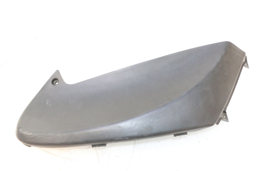 photo de UNTER SITZ VERKLEIDUNG LINKS PIAGGIO FLY 2T 50 (2004 - 2017) - Detailansicht des Bauteils