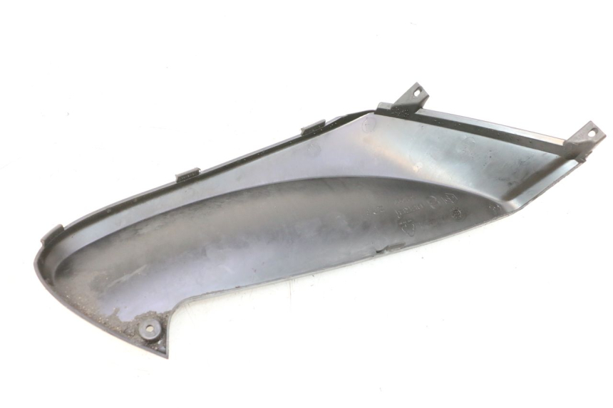 photo de UNTER SITZ VERKLEIDUNG LINKS PIAGGIO FLY 2T 50 (2004 - 2017) - Zoom auf Gebrauchszustand