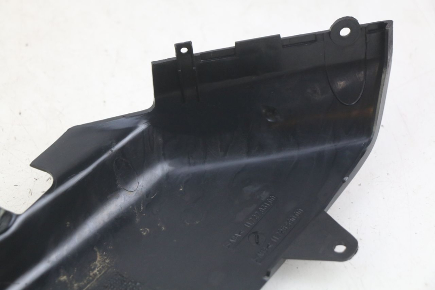 photo de LINKS UNTER DEM LINKEN SITZ PEUGEOT FOX 50 (1995 - 2003) - Zoom auf Gebrauchszustand