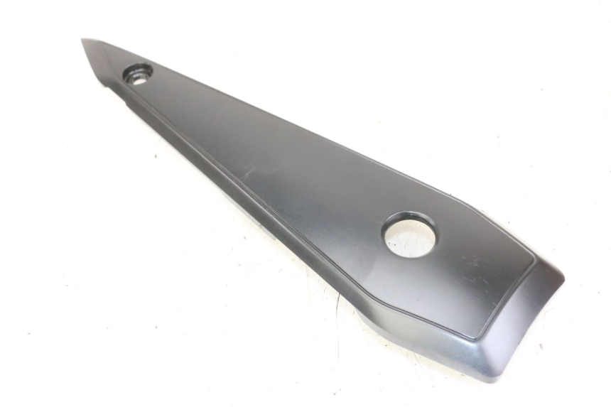 photo de UNTER SITZ VERKLEIDUNG LINKS YAMAHA FZ1 FAZER 1000 (2007 - 2009) - Alternative Perspektive