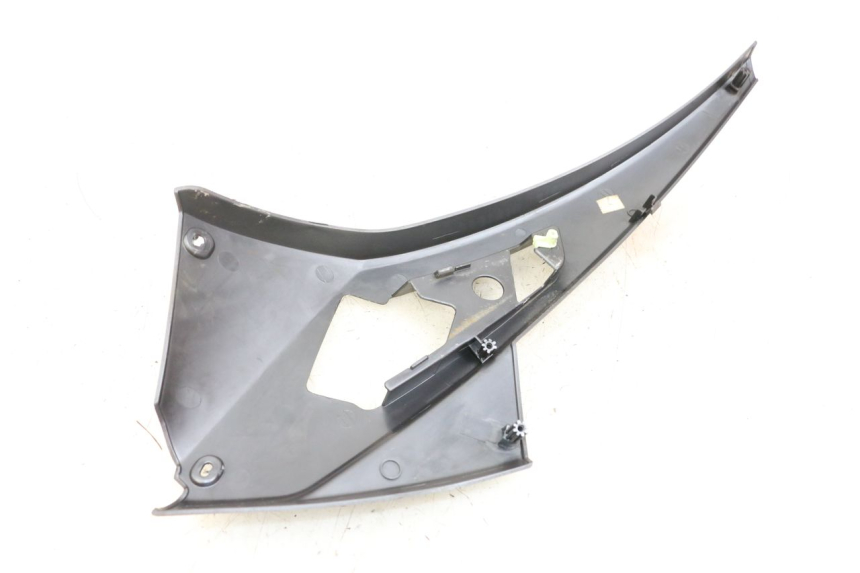 photo de UNTER SITZ VERKLEIDUNG LINKS PEUGEOT GEOPOLIS RS 125 (2007 - 2009) - Zoom auf Gebrauchszustand