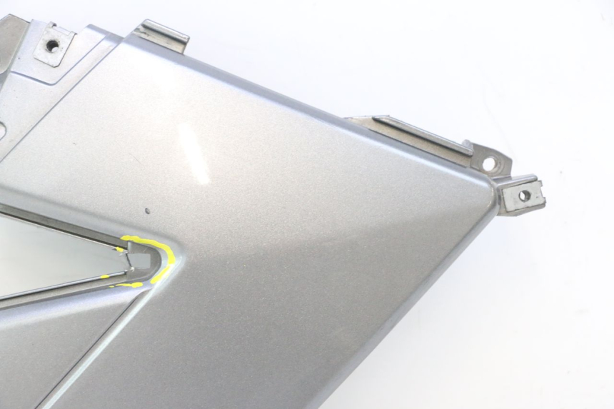 photo de UNTER SITZ VERKLEIDUNG LINKS GILERA GP 800 (2007 - 2013) - Alternative Perspektive