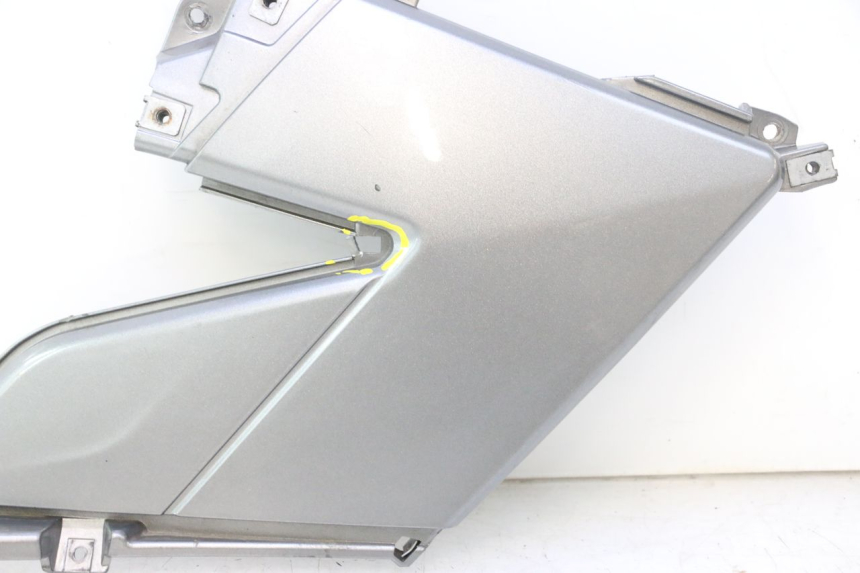 photo de UNTER SITZ VERKLEIDUNG LINKS GILERA GP 800 (2007 - 2013) - Technische Nahaufnahme