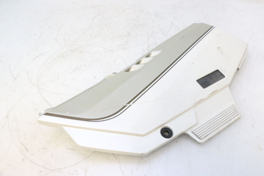 photo de UNTER SITZ VERKLEIDUNG LINKS KAWASAKI GPX F ZX750F 750 (1986 - 1990) - Detailansicht des Bauteils