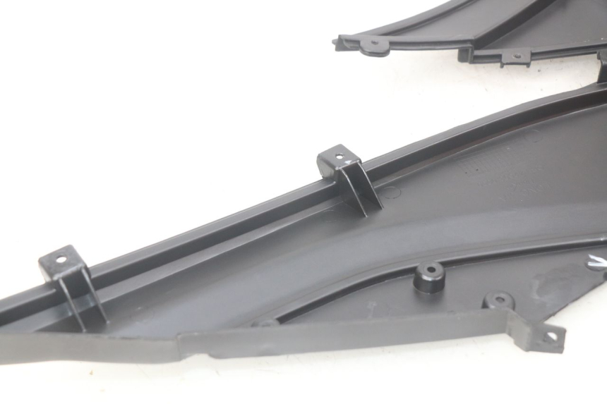 photo de LINKS UNTER DEM LINKEN SITZ TNT MOTOR GRIDO 2T 50 (2010 - 2019) - Zoom auf Gebrauchszustand