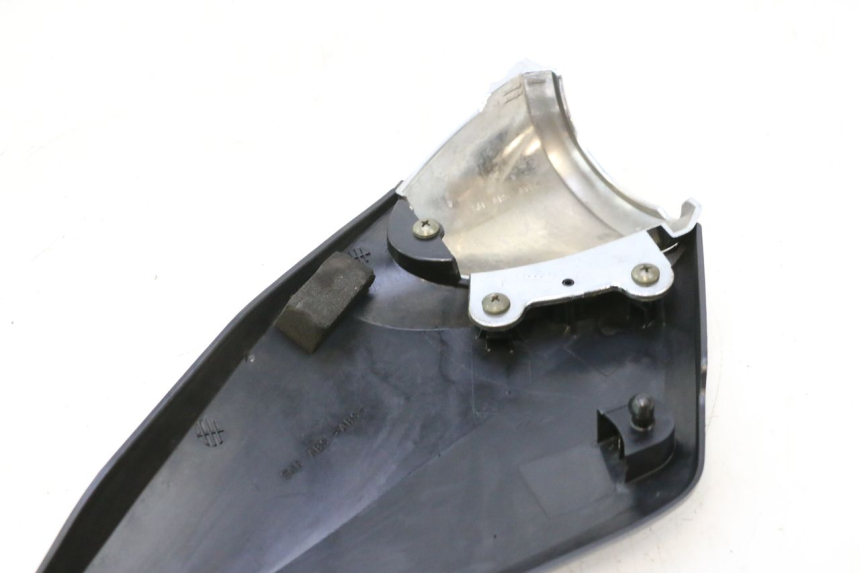 photo de UNTER SITZ VERKLEIDUNG LINKS SUZUKI GSF N BANDIT 1200 (2001 - 2005) - Detailansicht des Bauteils