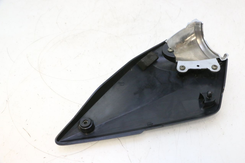 photo de UNTER SITZ VERKLEIDUNG LINKS SUZUKI GSF N BANDIT 1200 (2001 - 2005) - Gesamtansicht des Produkts