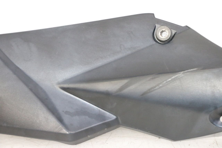 photo de UNTER SITZ VERKLEIDUNG LINKS SUZUKI GSR 750 (2011 - 2017) - Weitere Ansicht des Artikels