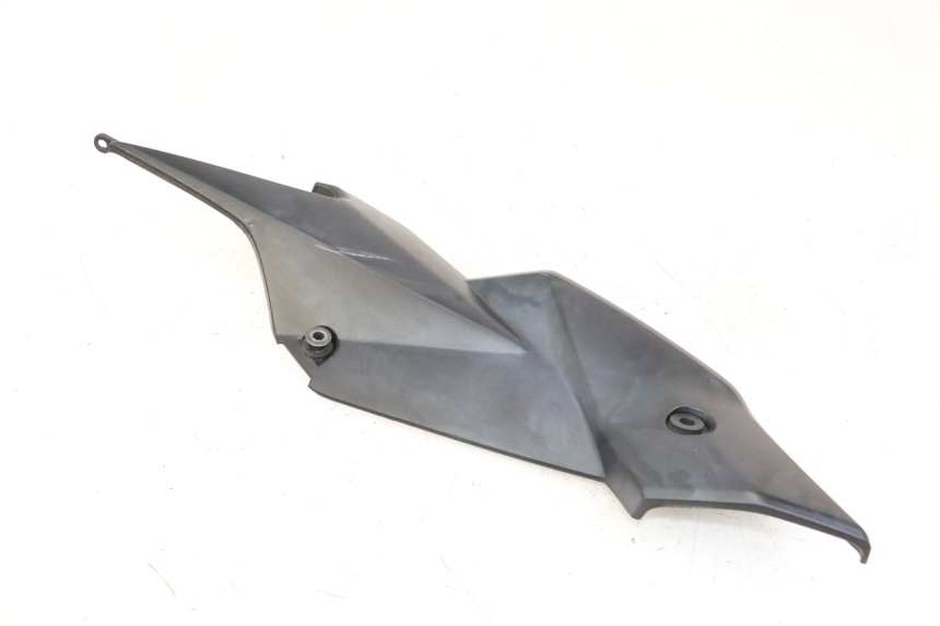 photo de UNTER SITZ VERKLEIDUNG LINKS SUZUKI GSR 750 (2011 - 2017) - Oberflächenzustand und Material