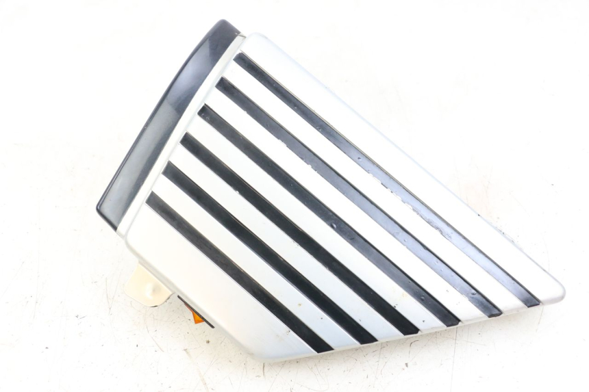 photo de UNTER SITZ VERKLEIDUNG LINKS SUZUKI GSX E 250 (1982 - 1983) - Hauptansicht