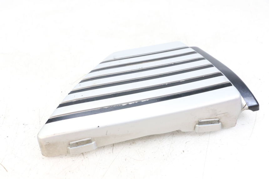 photo de UNTER SITZ VERKLEIDUNG LINKS SUZUKI GSX E 250 (1982 - 1983) - Technische Nahaufnahme