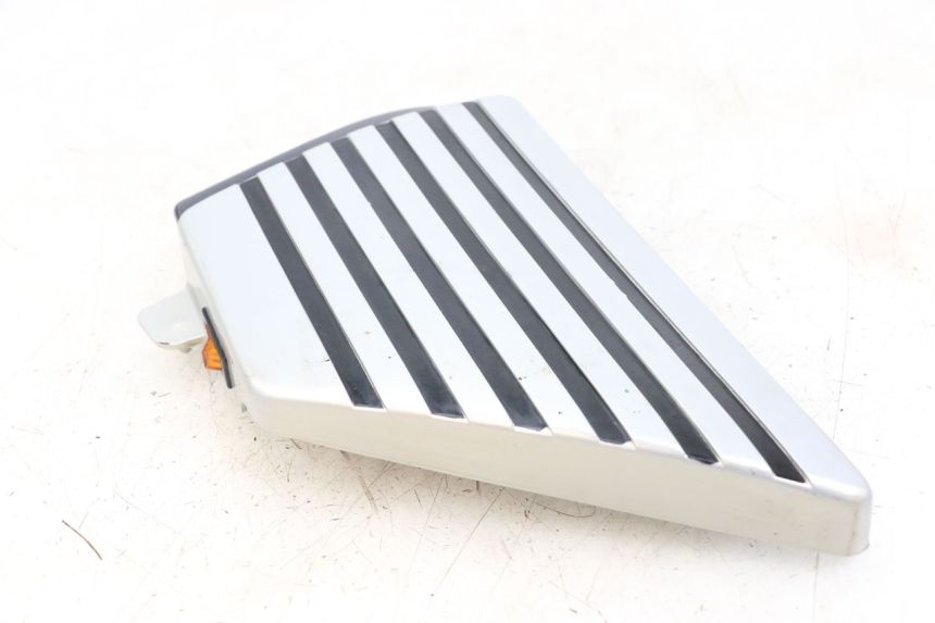 photo de UNTER SITZ VERKLEIDUNG LINKS SUZUKI GSX E 250 (1982 - 1983) - Gesamtansicht des Produkts