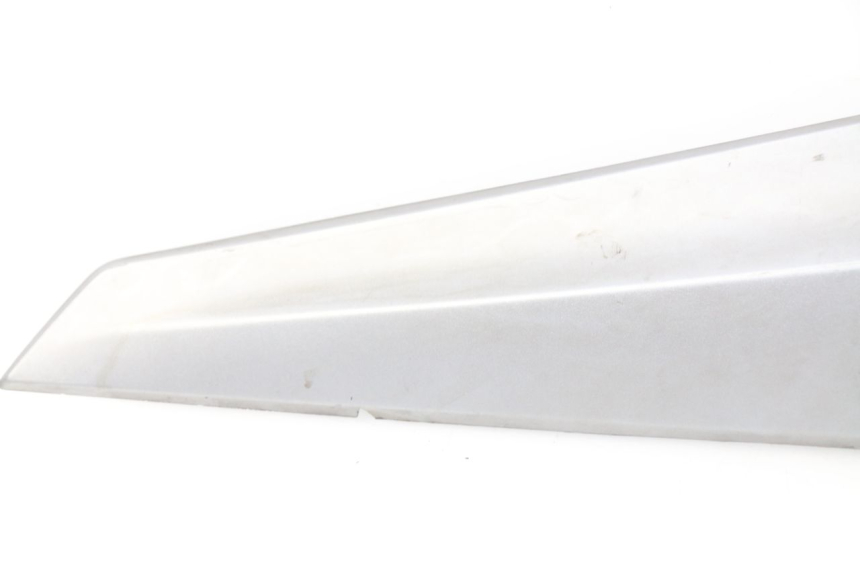 photo de UNTER SITZ VERKLEIDUNG LINKS SYM GTS EFI ABS 125 (2012 - 2016) - Oberflächenzustand und Material