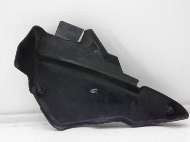 photo de UNTER SITZ VERKLEIDUNG LINKS HONDA CBF S ABS 600 (2004 - 2007) - Details der Befestigungspunkte