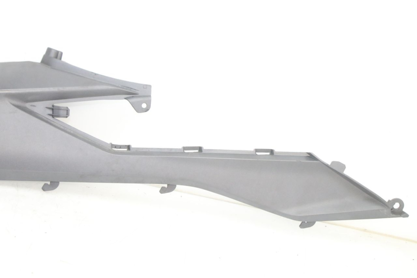 photo de UNTER SITZ VERKLEIDUNG LINKS HONDA FORZA 125 (2021 - 2025) - Zoom auf Gebrauchszustand
