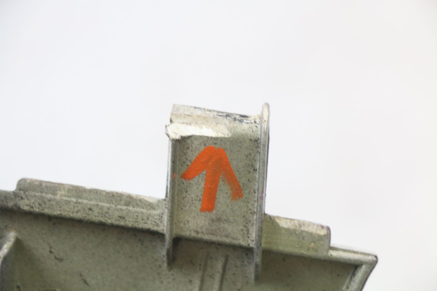 photo de UNTER SITZ VERKLEIDUNG LINKS HONDA NES AROBASE 125 (2000 - 2003) - Gesamtansicht des Produkts