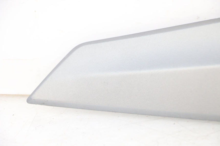 photo de UNTER SITZ VERKLEIDUNG LINKS SYM JOYMAX 125 (2010 - 2017) - Oberflächenzustand und Material