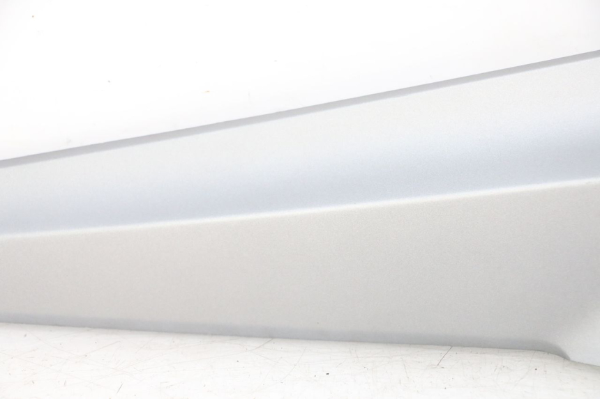 photo de UNTER SITZ VERKLEIDUNG LINKS SYM JOYMAX 125 (2010 - 2017) - Geprüftes Gebrauchtteil