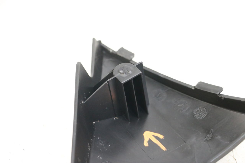 photo de UNTER SITZ VERKLEIDUNG LINKS KYMCO K-PW K-PIPE 50 (2012 - 2017) - Zoom auf Gebrauchszustand