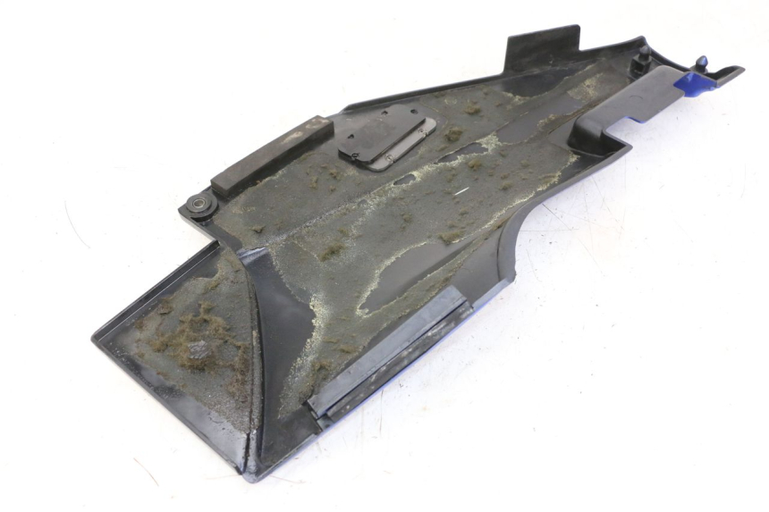 photo de UNTER SITZ VERKLEIDUNG LINKS KAWASAKI GTR 1000 (1994 - 2004) - Zoom auf Gebrauchszustand