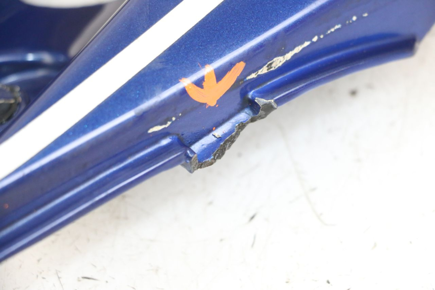 photo de UNTER SITZ VERKLEIDUNG LINKS KAWASAKI ZR7 ZR-7 S 750 (1999 - 2004) - Details der Befestigungspunkte