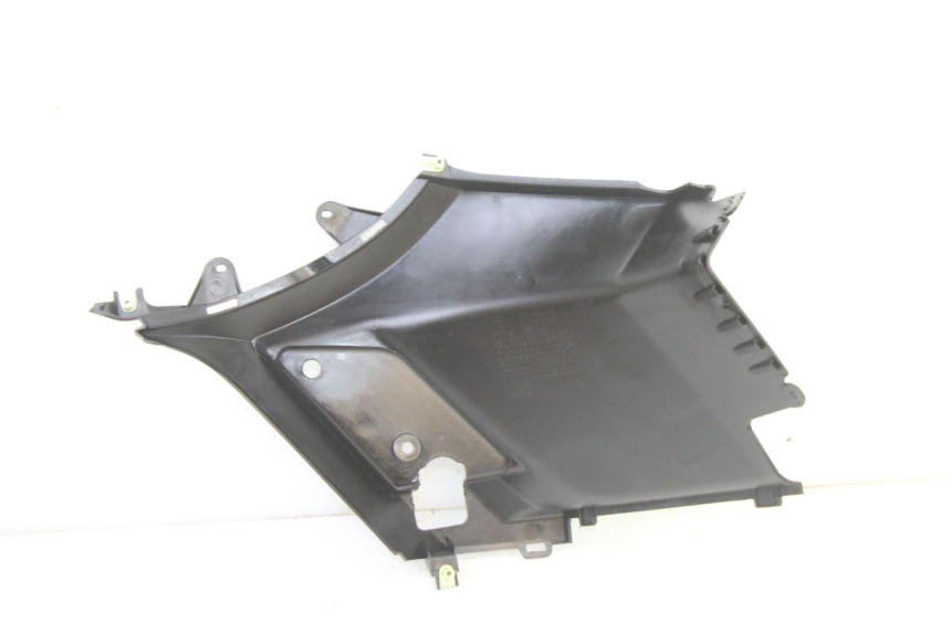 photo de UNTER SITZ VERKLEIDUNG LINKS PEUGEOT KISBEE 2T 50 (2010 - 2017) - Zoom auf Gebrauchszustand